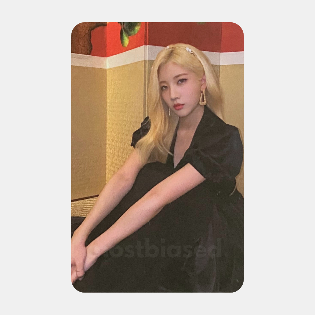 12:00 Album - LOONA KIM LIP